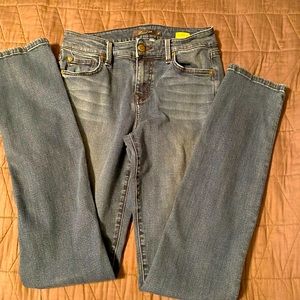 Level 99 Mid Rise Lily Jean. Size 27.